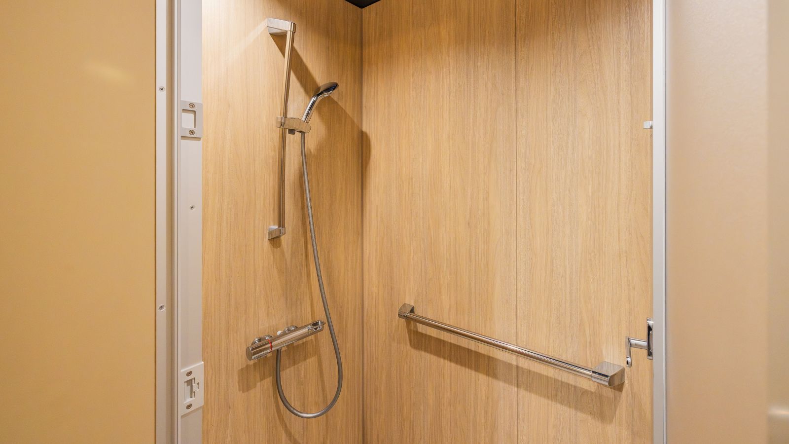 最上階和洋室「湾の間」