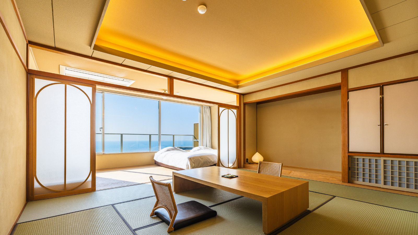 最上階和洋室「湾の間」