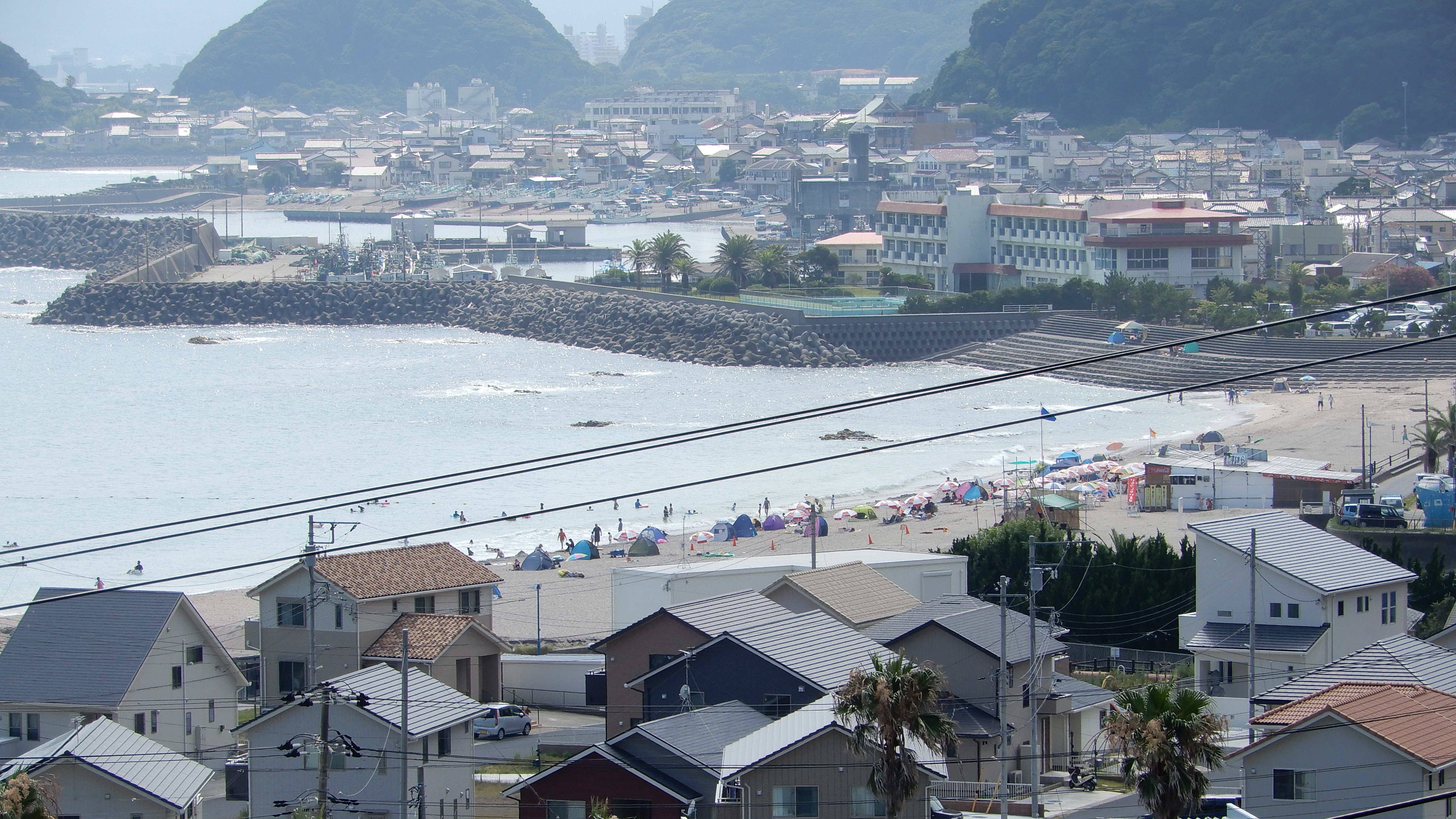 城崎海岸一番近い海水浴場『城崎海水浴場』は波磯と白砂の海水浴場で大人気スポット！