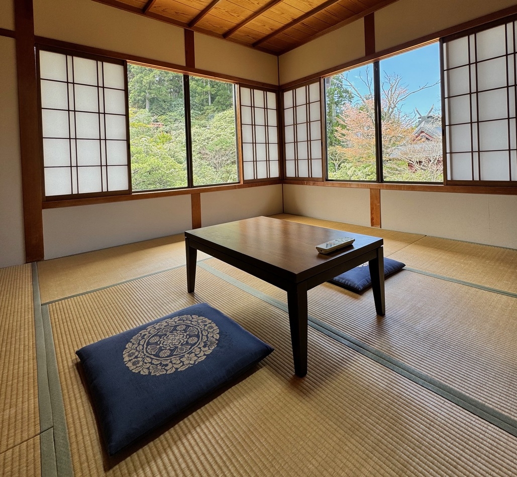【書院】精進料理を堪能＊夕朝２食付きプラン＊施設に近くて便利な書院和室＊お食事は全席椅子テーブルで＊