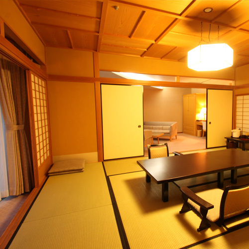 [Ruang tamu khusus Muroran Tei (sisi kota onsen) + 10 tikar tatami] Rantei adalah kamar yang luas dengan hanya 4 kamar di setiap lantai.