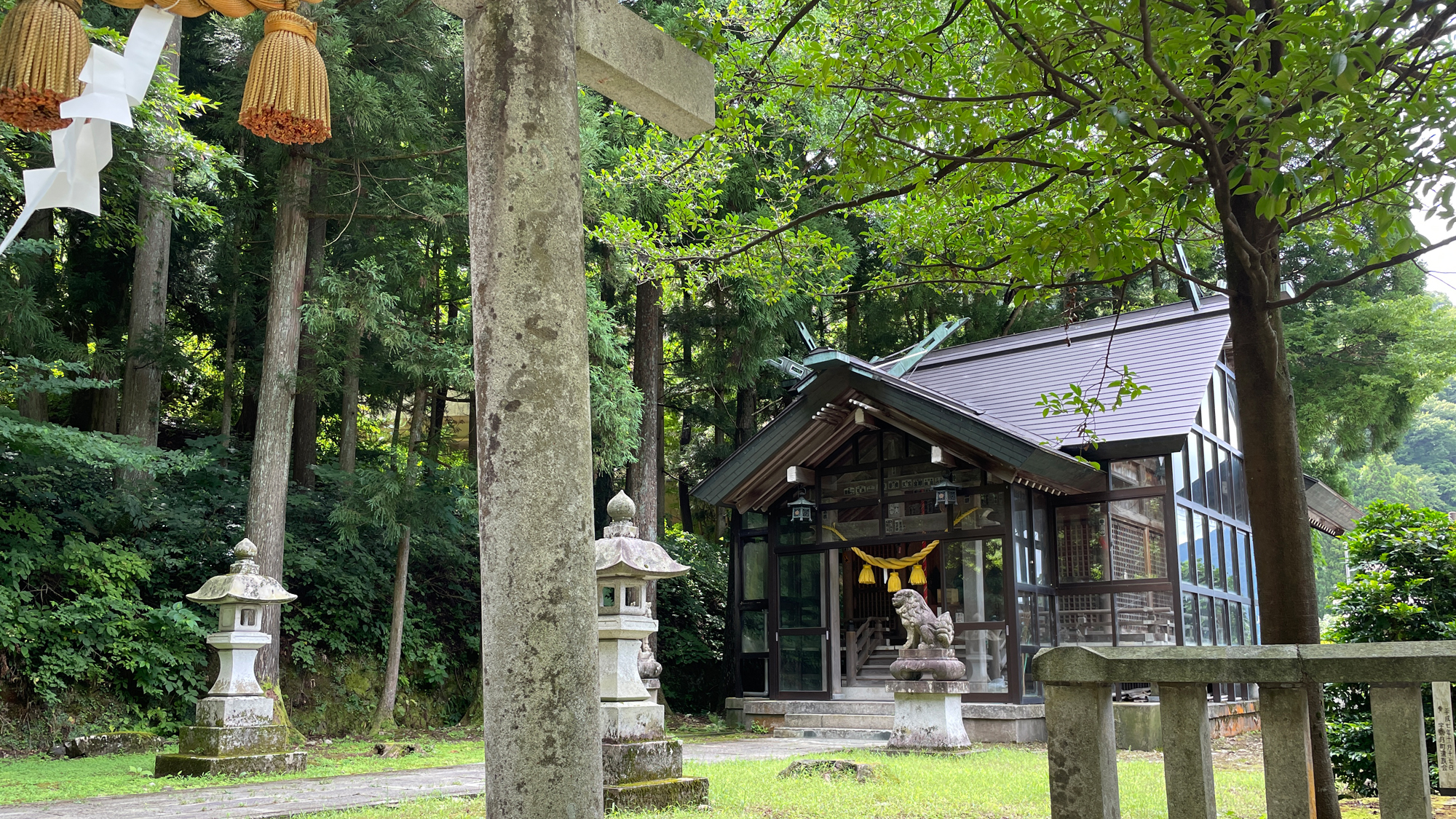 【宇奈月温泉街　宇奈月神社】徒歩11分　「権利ノ濫用除お守り」は、毎月1日10～12時に授与します