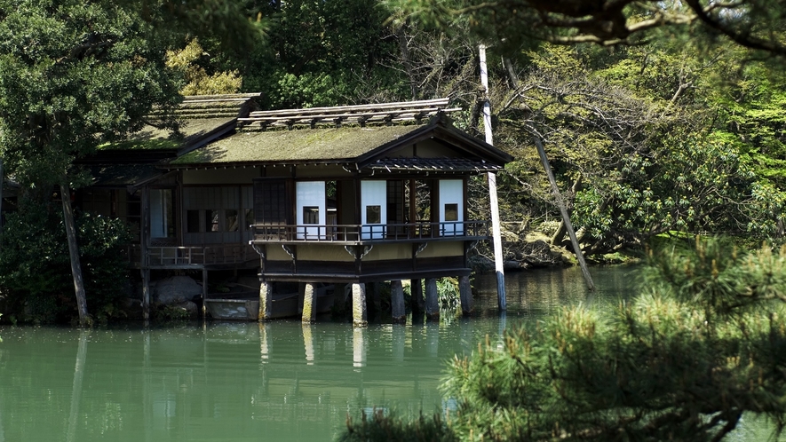 兼六園(夏の様子)(写真提供：金沢市）