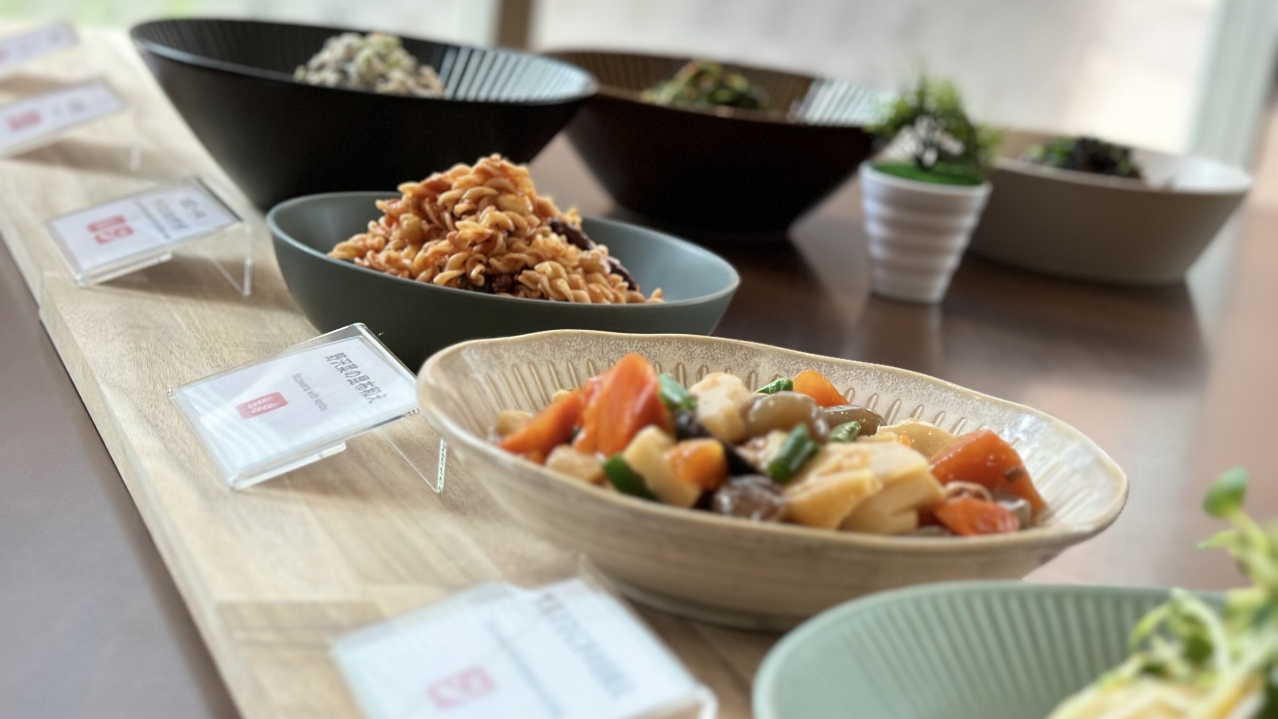 朝食メニュー例（地元惣菜）