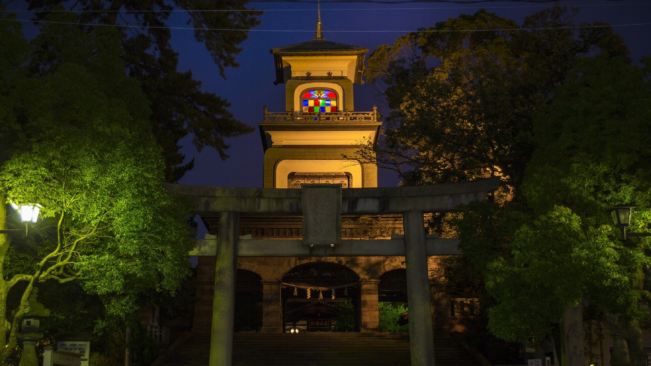 尾山神社神門・夜(写真提供：金沢市）