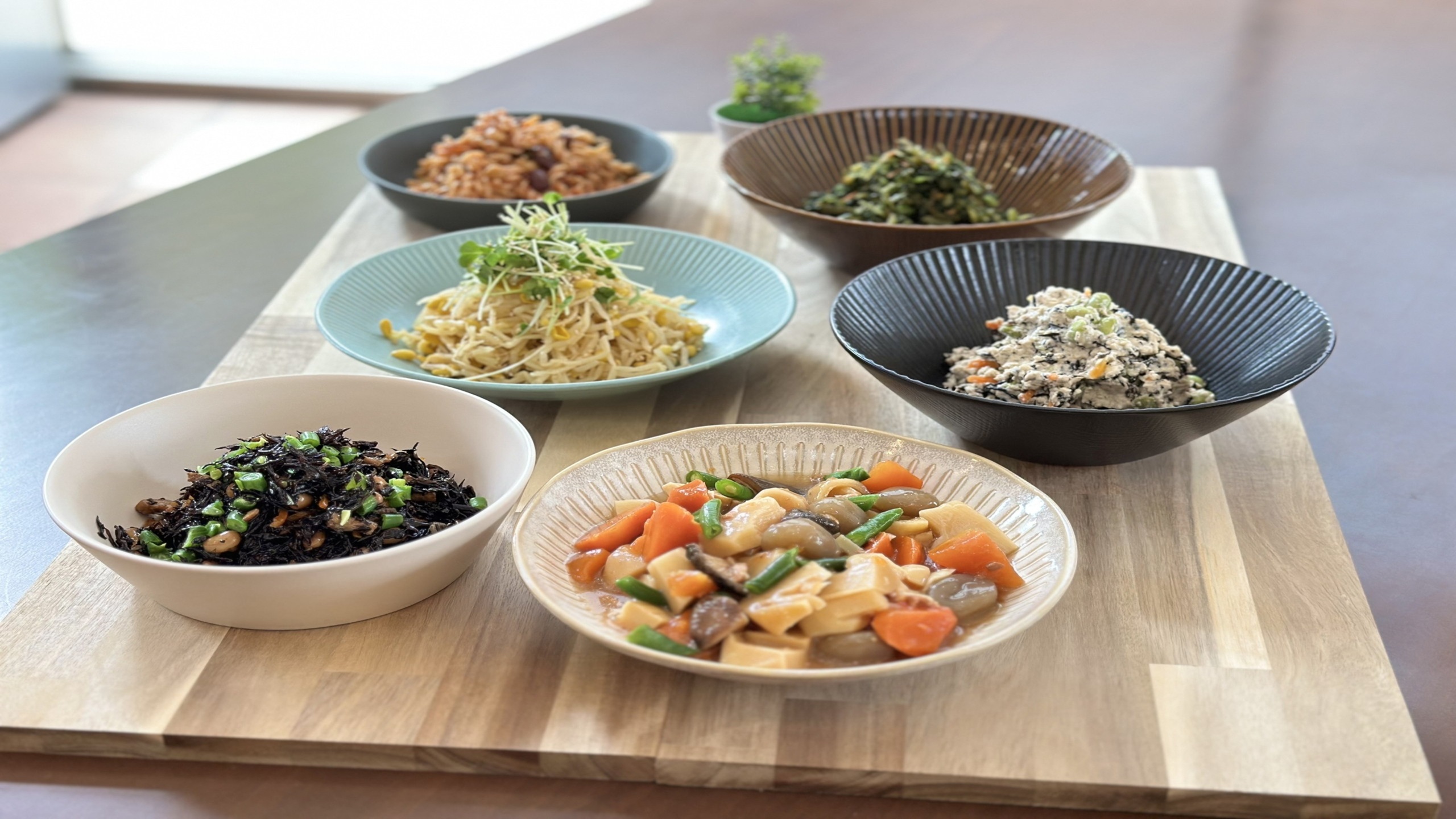 朝食メニュー例（地元惣菜）