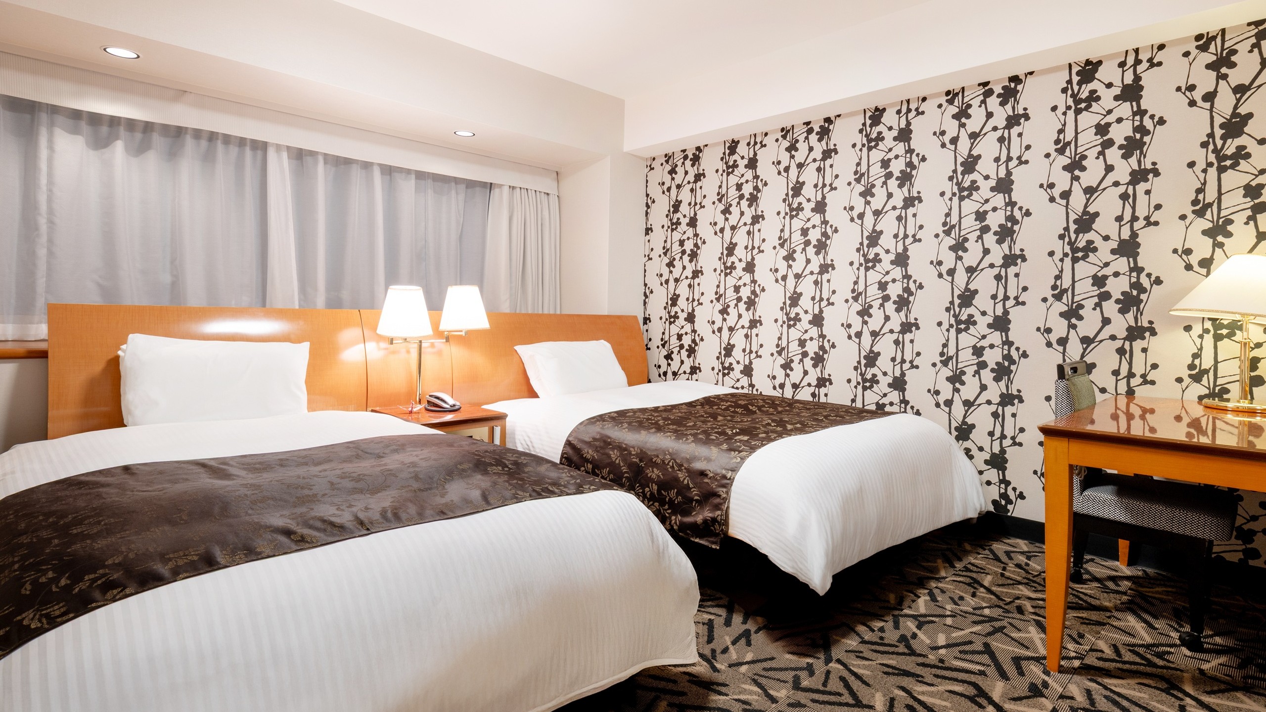 広さ32㎡/ベッド幅120cm&times;1台・140cm&times;1台