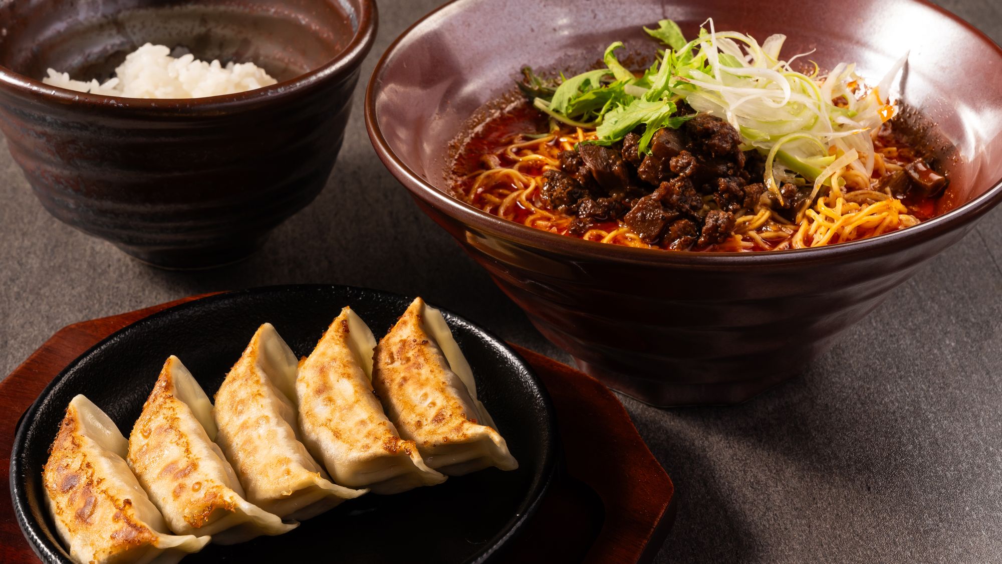 担々麺専門店「担々麵　熊八亭」・餃子定食