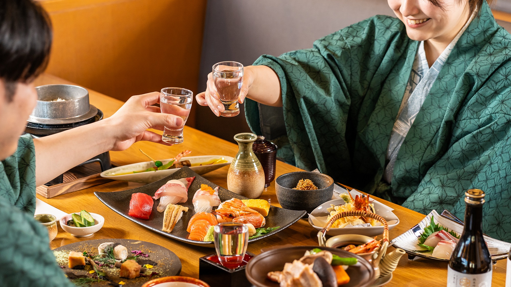 和食レストラン「油屋熊八亭」食事風景イメージ