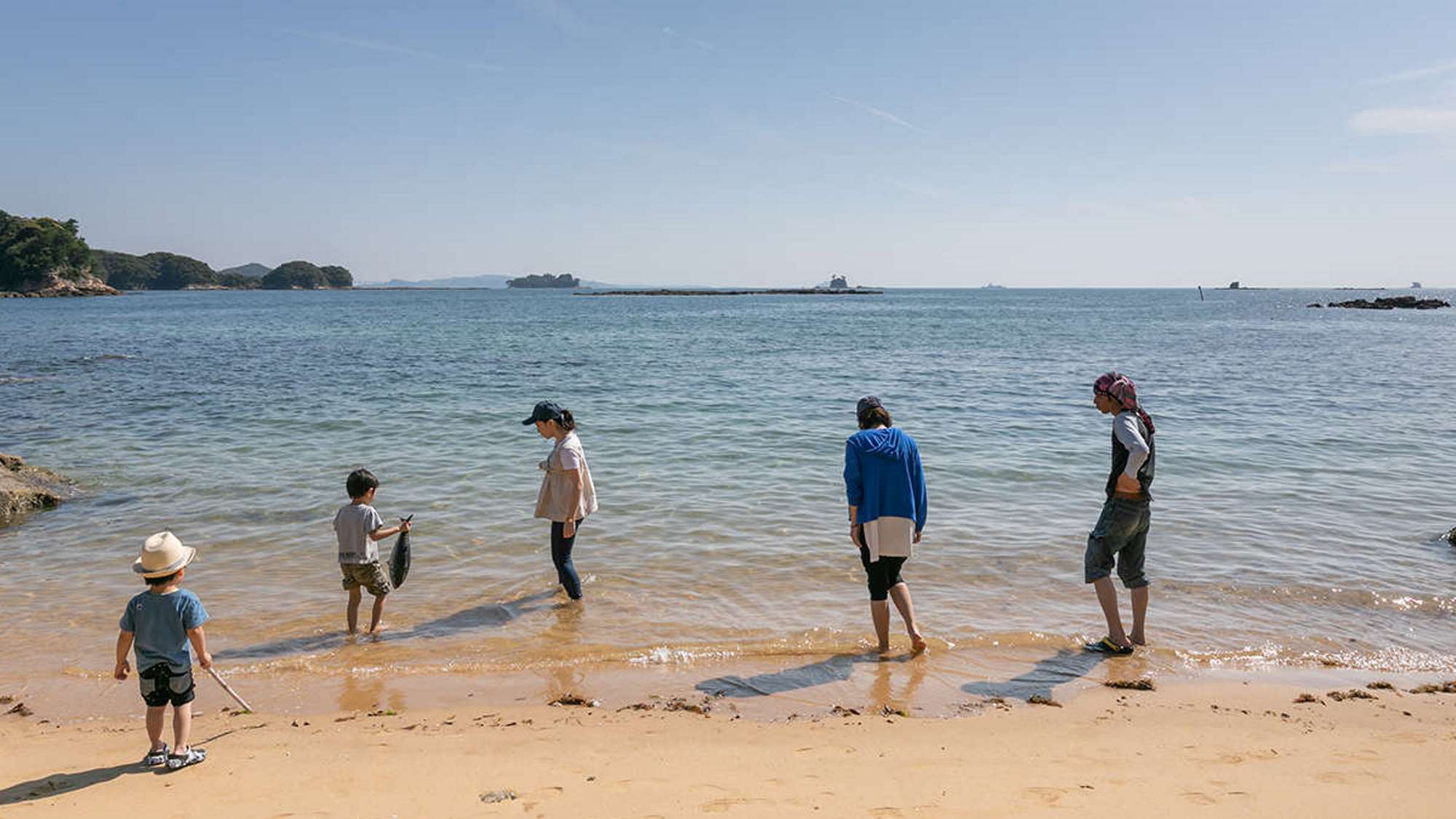 夏は無人島の砂浜で海水浴も！夏休みの思い出に、ファミリーで無人島冒険隊♪