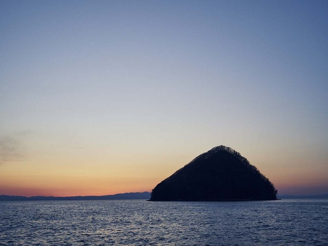 春の湯の島夕陽グラデーション