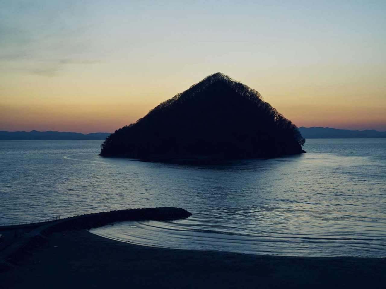 春の湯の島