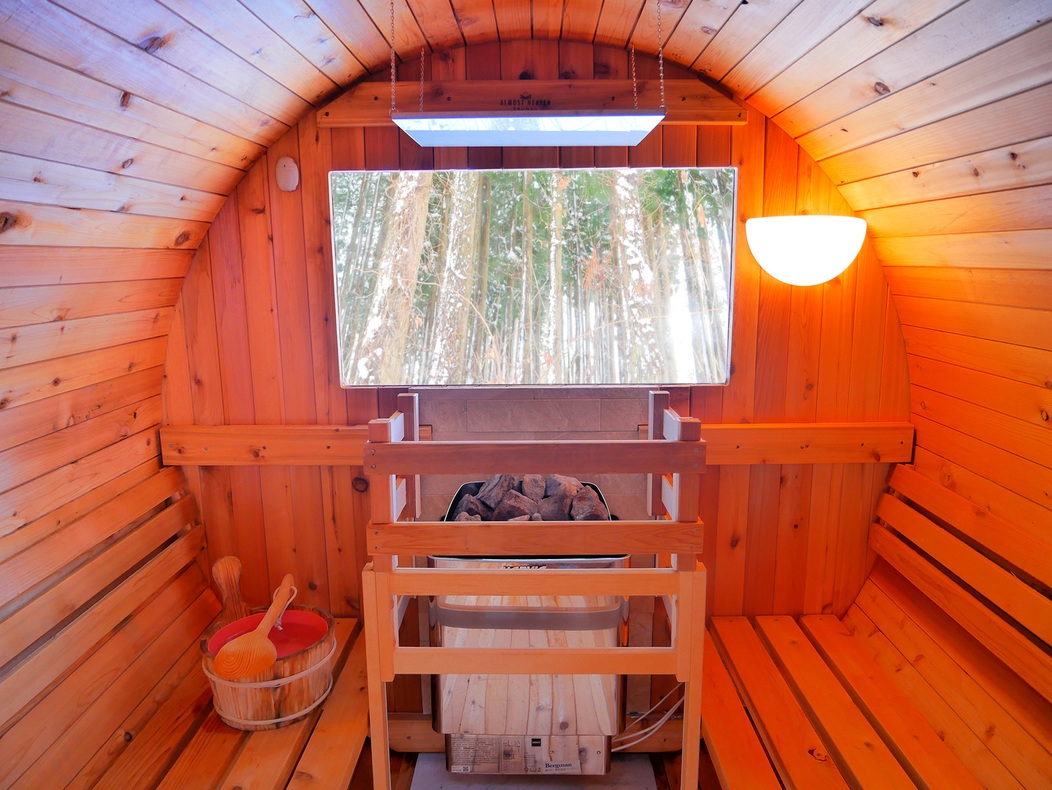 フィンランド式個室サウナを貸切★天然水水風呂付森林浴サウナ★アウフグース＆ロウリュ【サウナイキタイ】