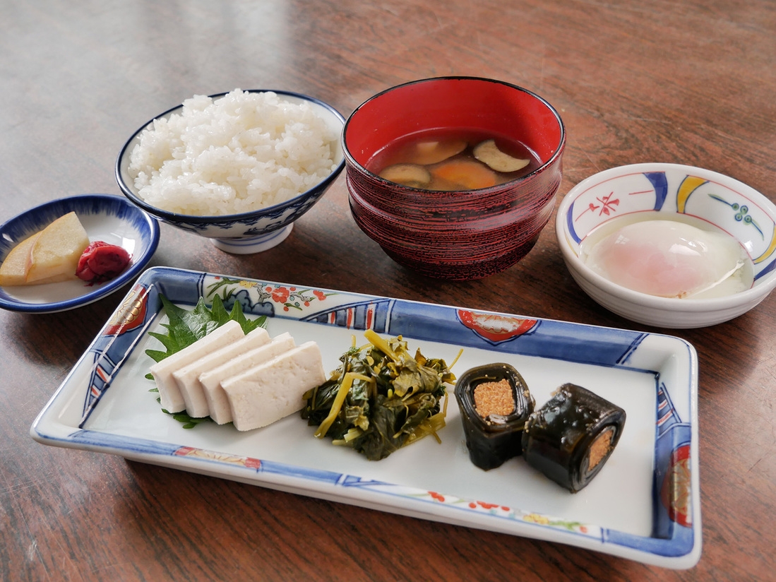 【格安★まかない2食】内容お任せのまかない相当の夕朝食付きでお得にお泊り♪1泊2食まかないプラン