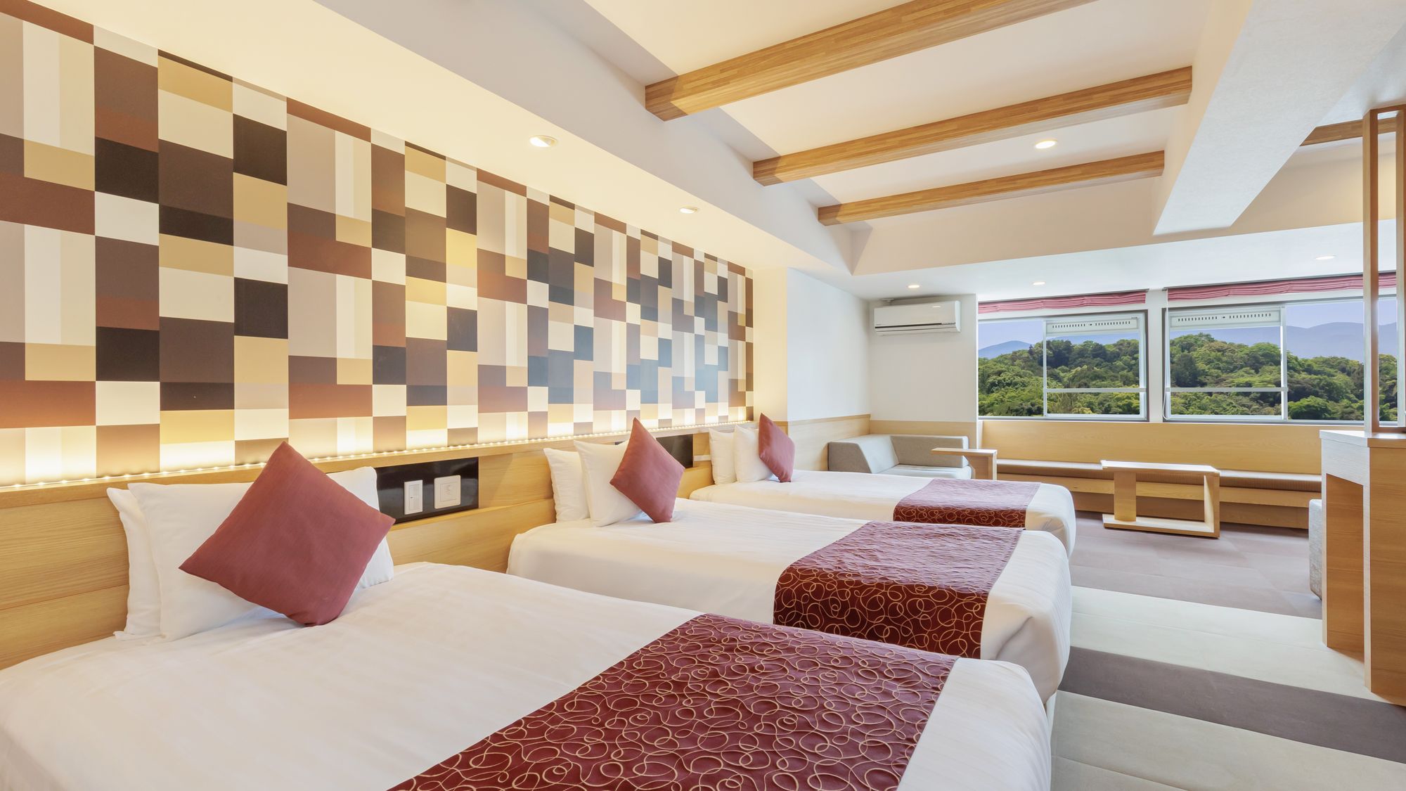 デラックストリプル