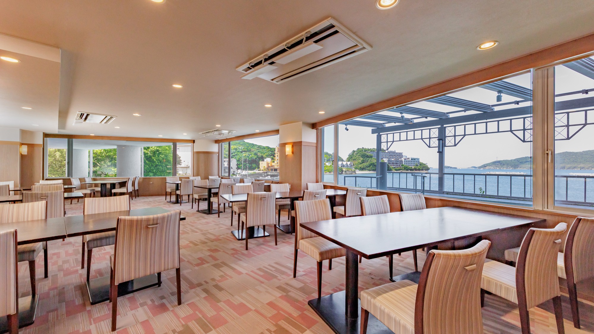 日本料理レストラン～花いずみ～