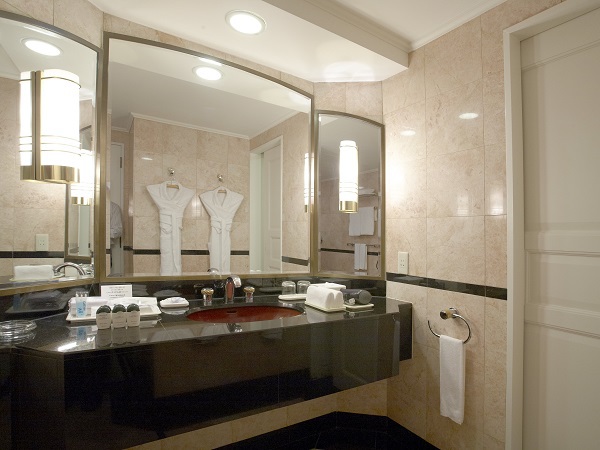 スイートルーム(54平米)バスルーム シャワーブース付