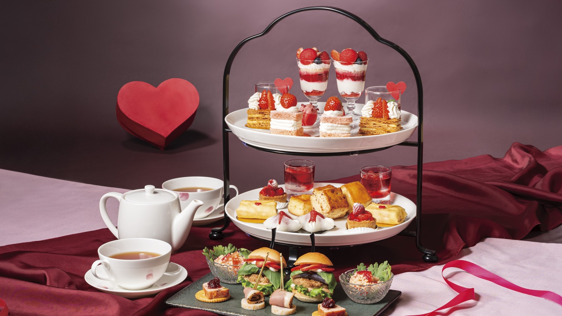 【翌日の11時入店指定プラン★】噴水の音が心地よいロビーラウンジでアフタヌーンティーを満喫！