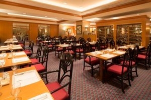 【Xmas2025】彩り鮮やかなクリスマス洋食ディナー＆12時チェックアウト（夕食付）