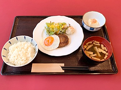 ハンバーグ定食