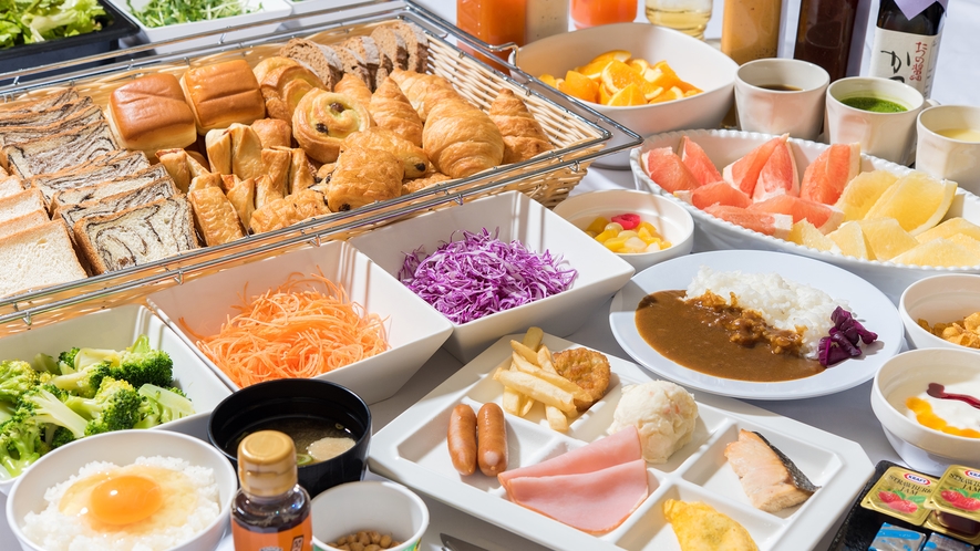 【和洋朝食ブッフェ】約65種類をブッフェでご用意♪ヘルシー系からがっつり系まで多様な食をご用意。