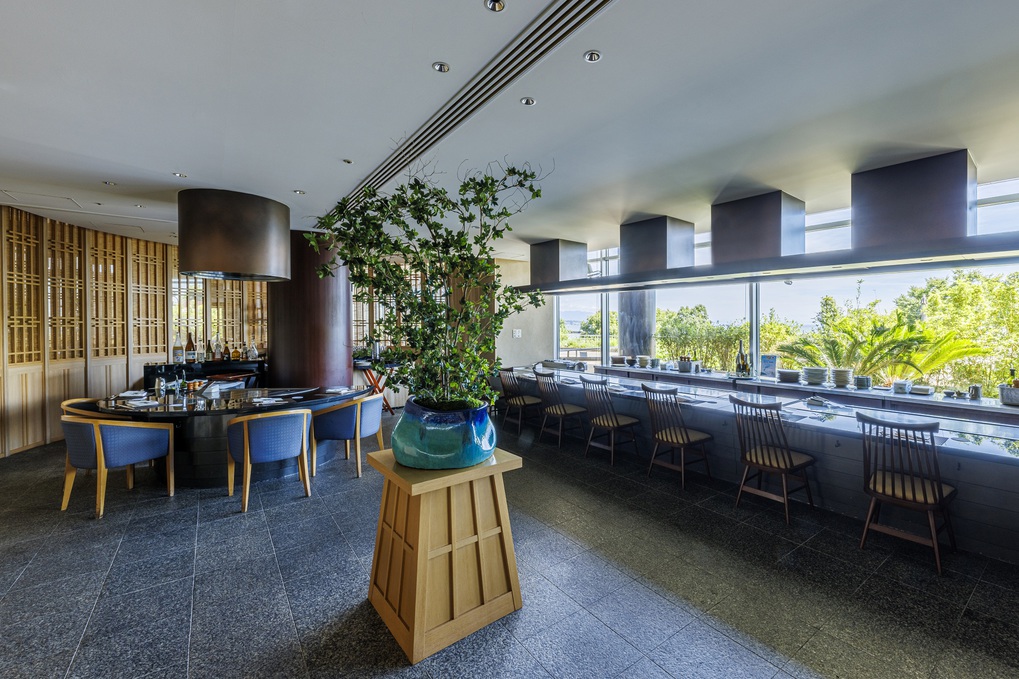 【鉄板焼ディナー】カウンターのライブ感とともに近江牛を堪能！夕朝食付プラン