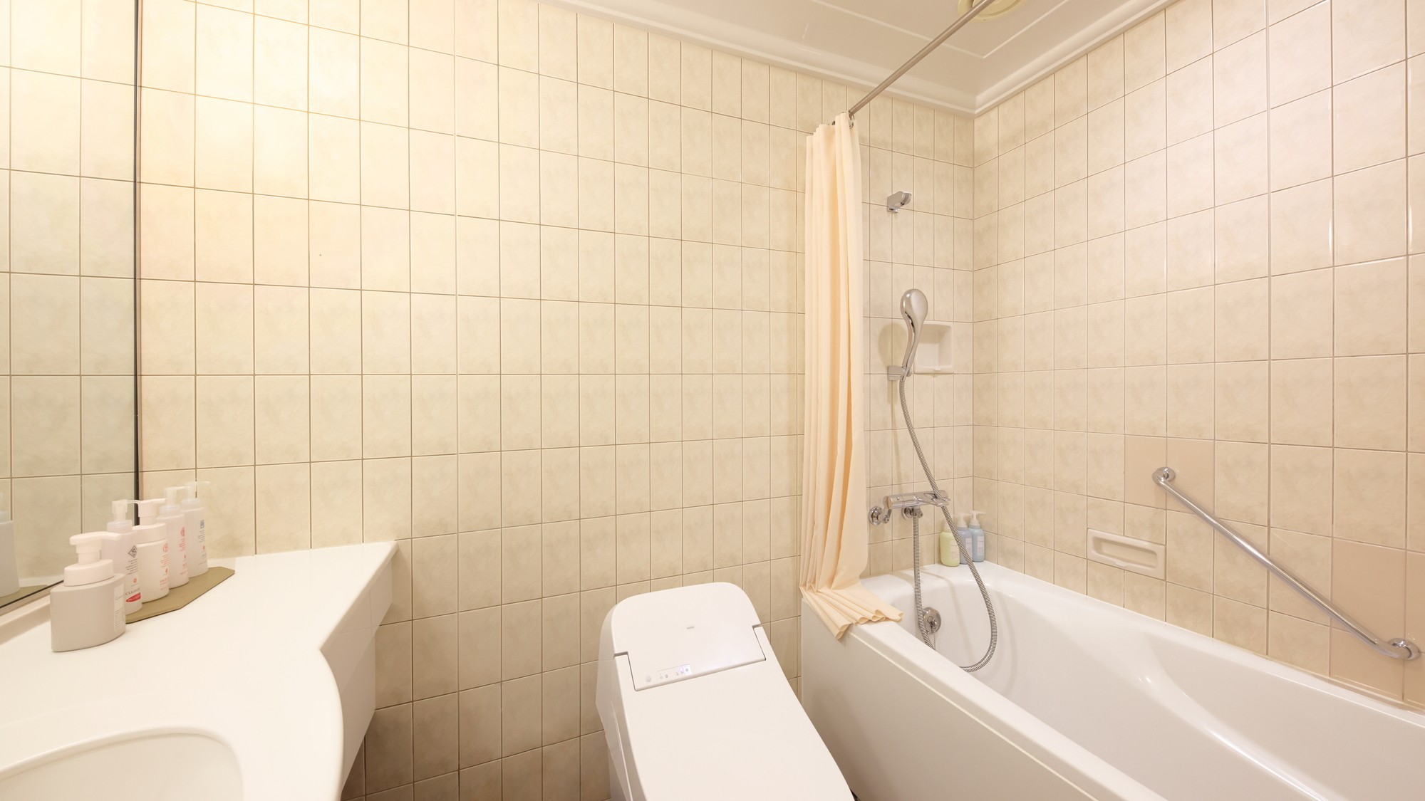 「プレミア・ラグジュアリーフロア Aquaダブル30㎡・ツイン33㎡」客室バスルーム　イメージ