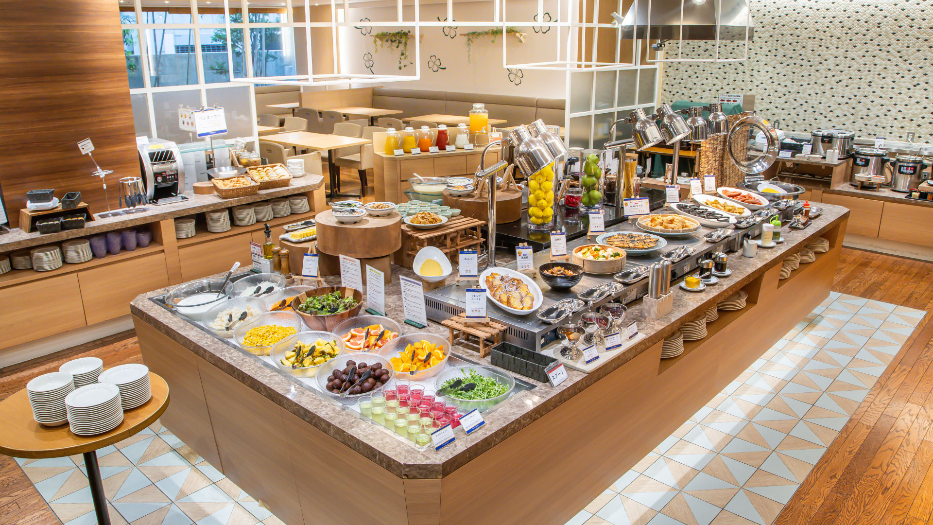 フォーリーフガーデン店内