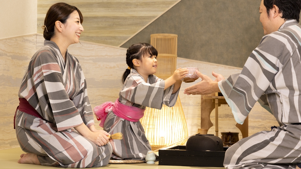 【夏休みファミリー】小学生は大人料金の半額！7種の体験サービスで思い出いっぱい♪貸切温泉＆飲み放題付