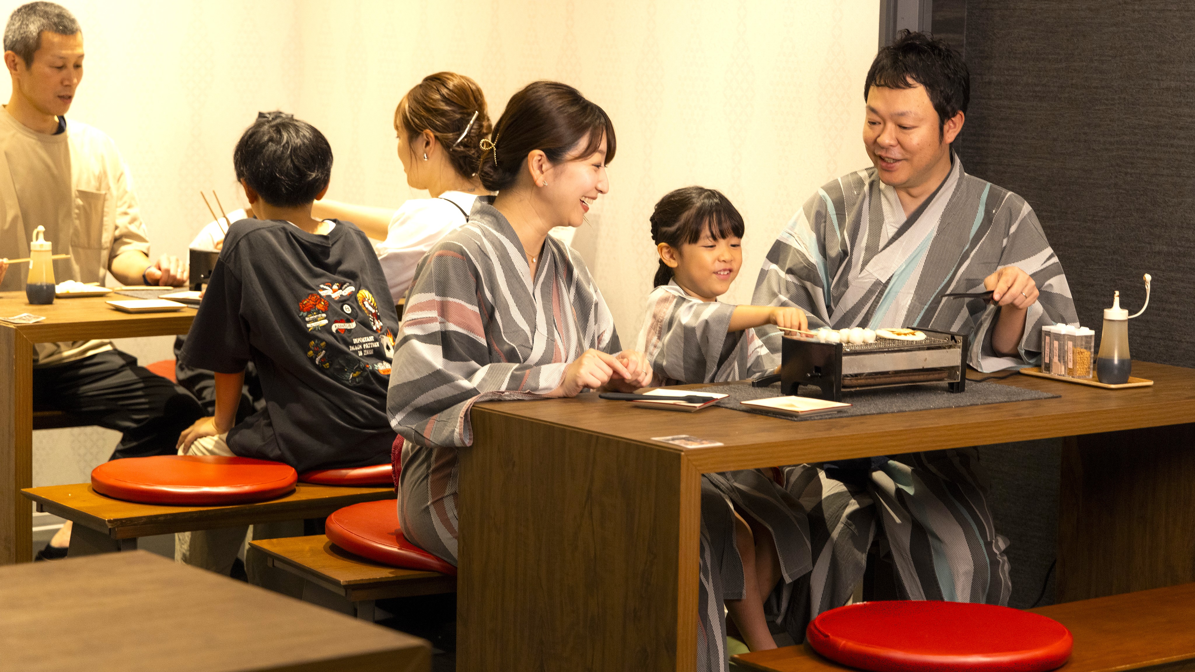 人気のせんべい＆団子の手焼き体験