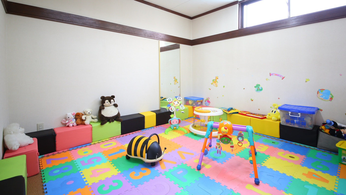 【お子様用遊び場】
