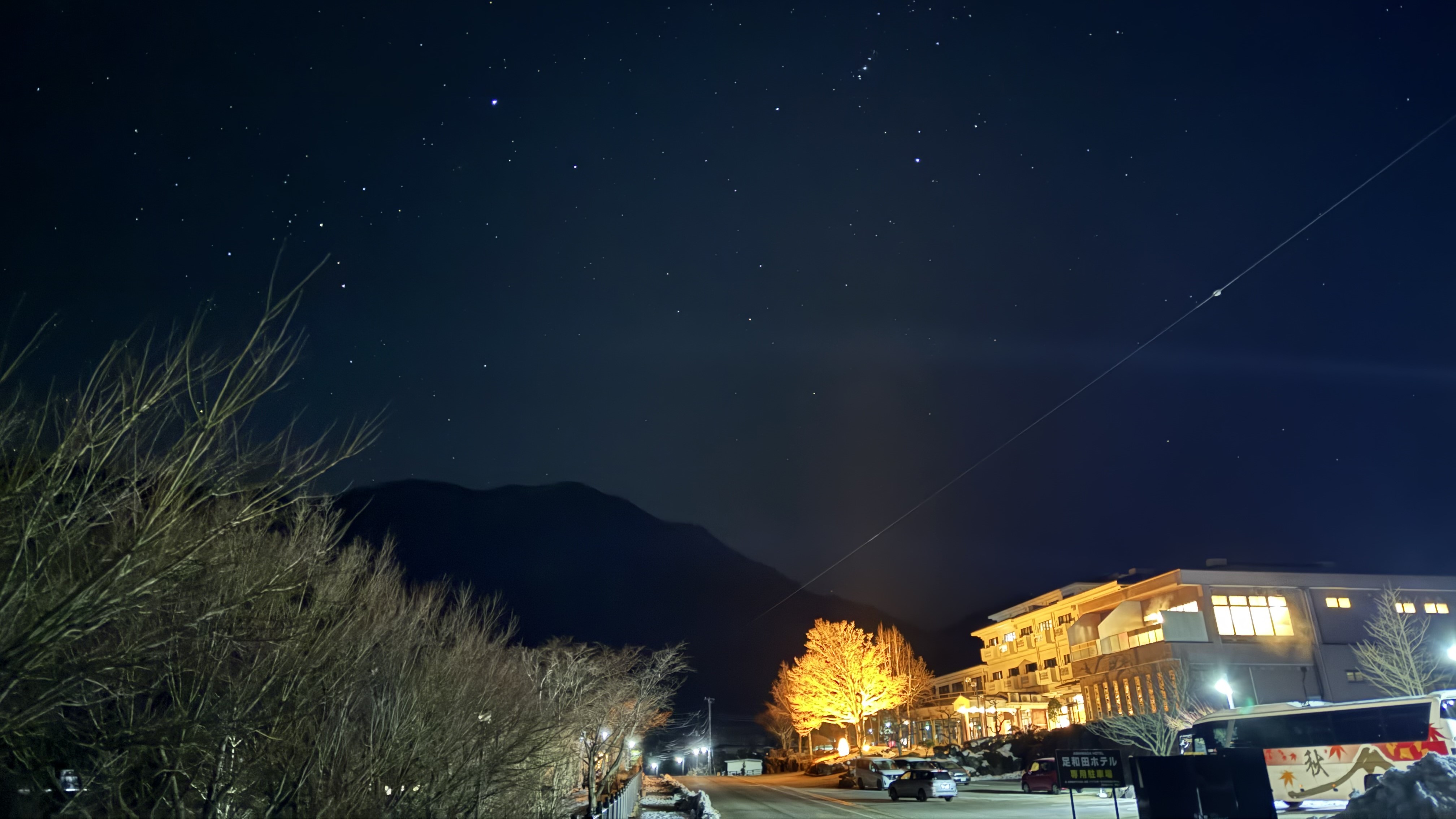 外観と夜の風景