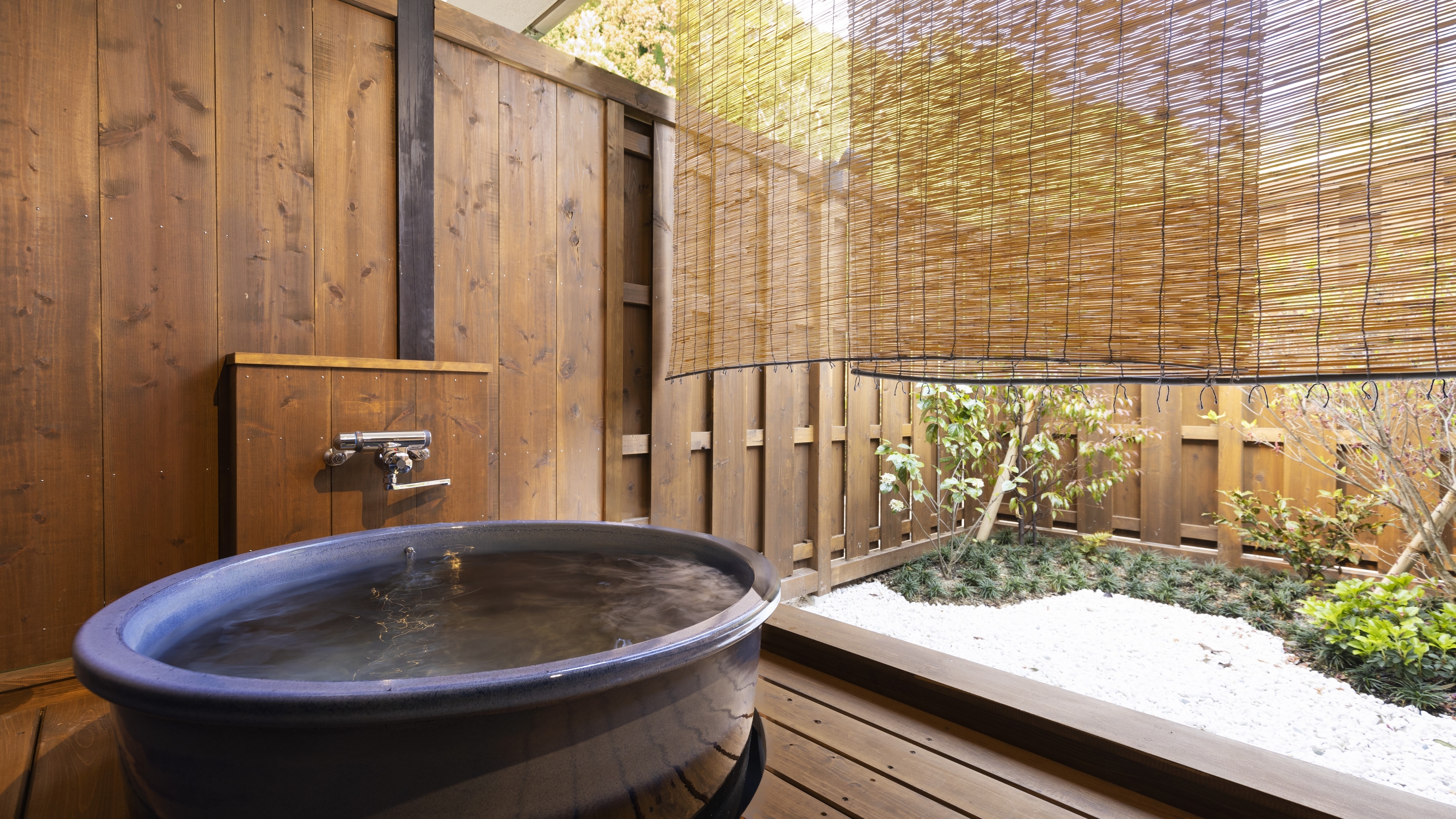 スタンダード露天風呂付和室(木造棟・ガーデンビュー)　※画像の浴槽は温泉ではございません