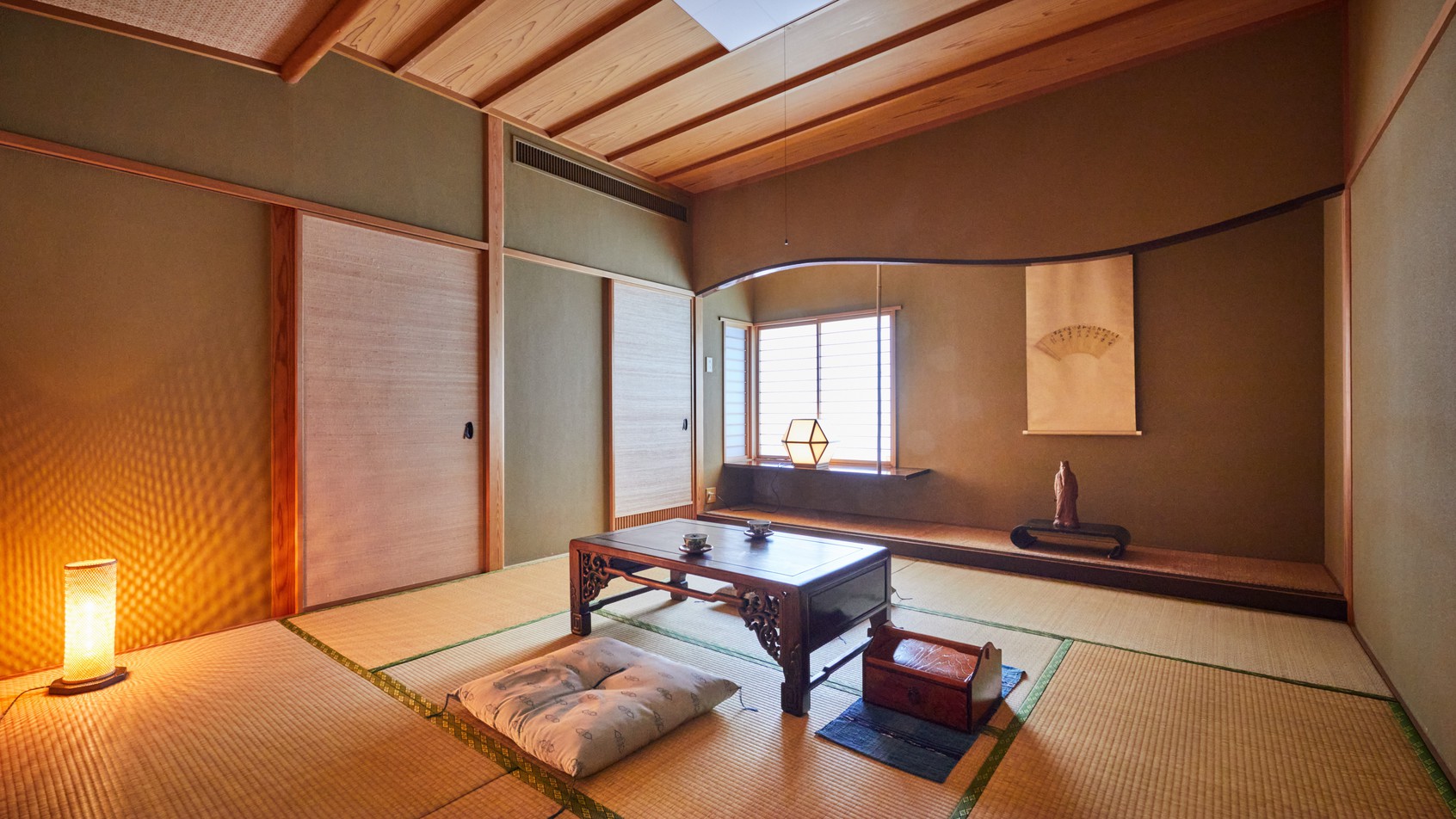 【貴賓室】小さく区切られた和室がございます