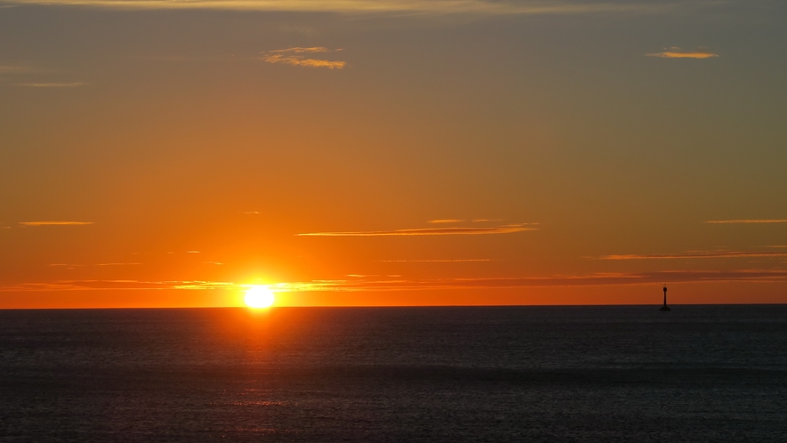 ホテル前海岸の夕景（7月）