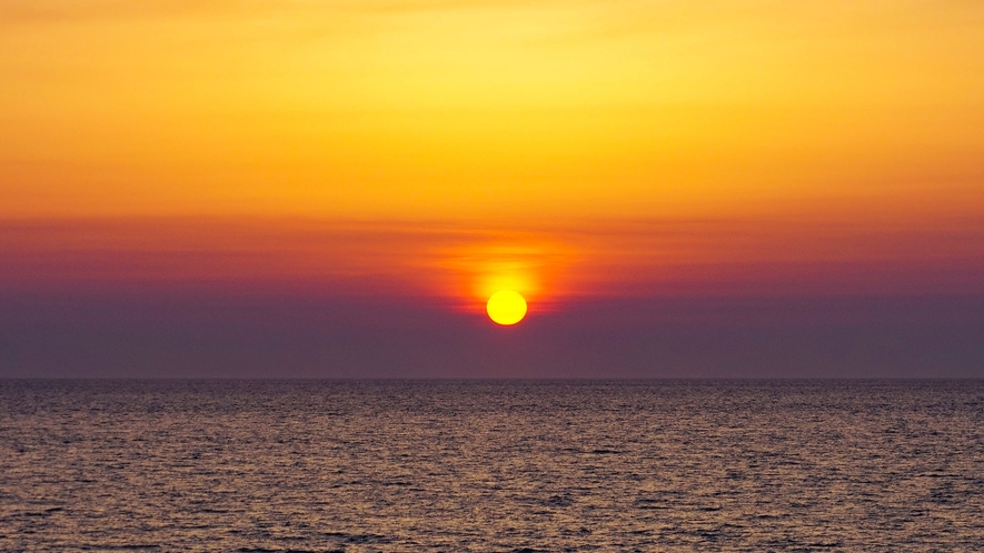 日本海に沈む夕日