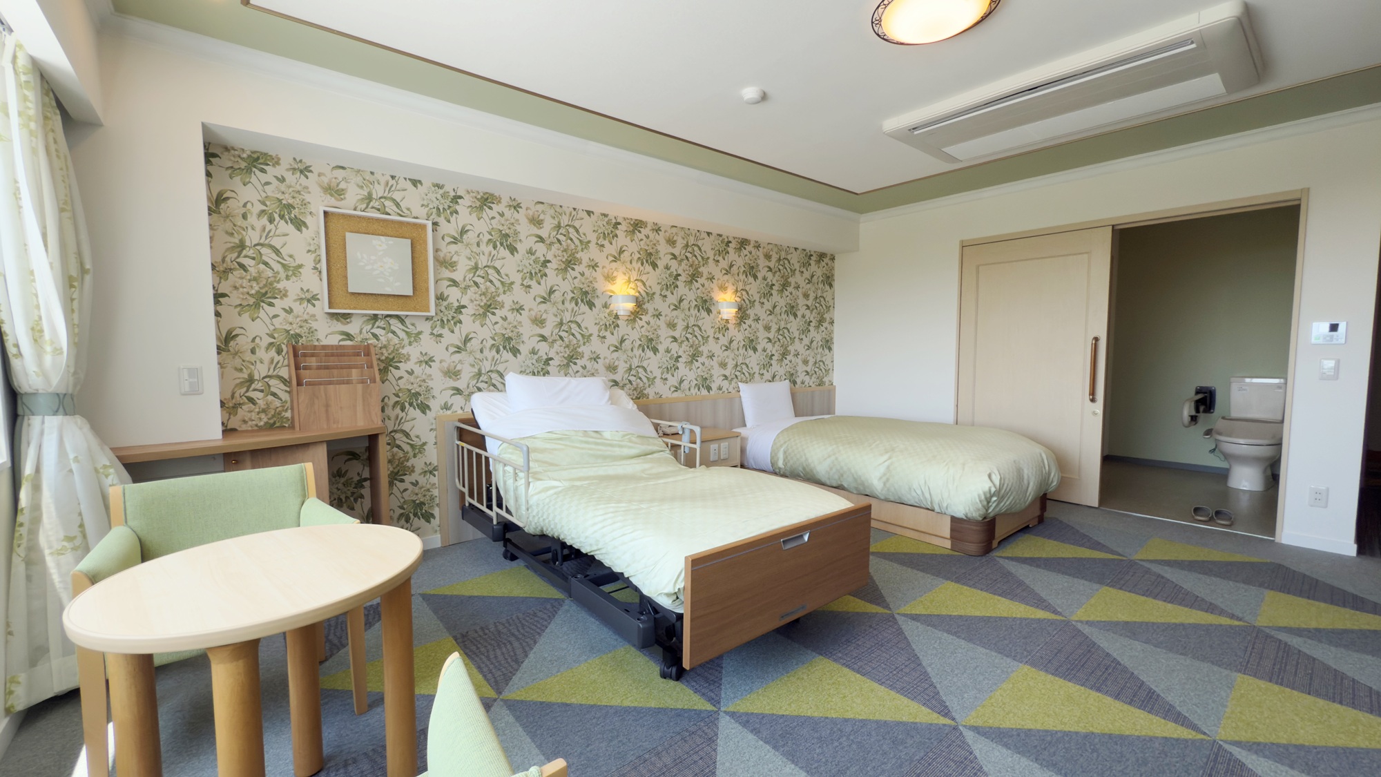 ＜東館＞洋室バリアフリー33㎡／禁煙