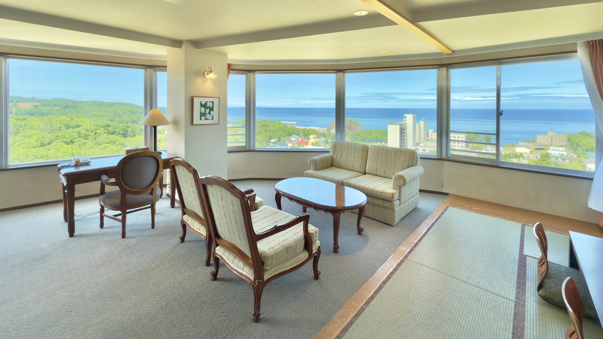 ＜西館＞和洋室55㎡　角部屋／禁煙