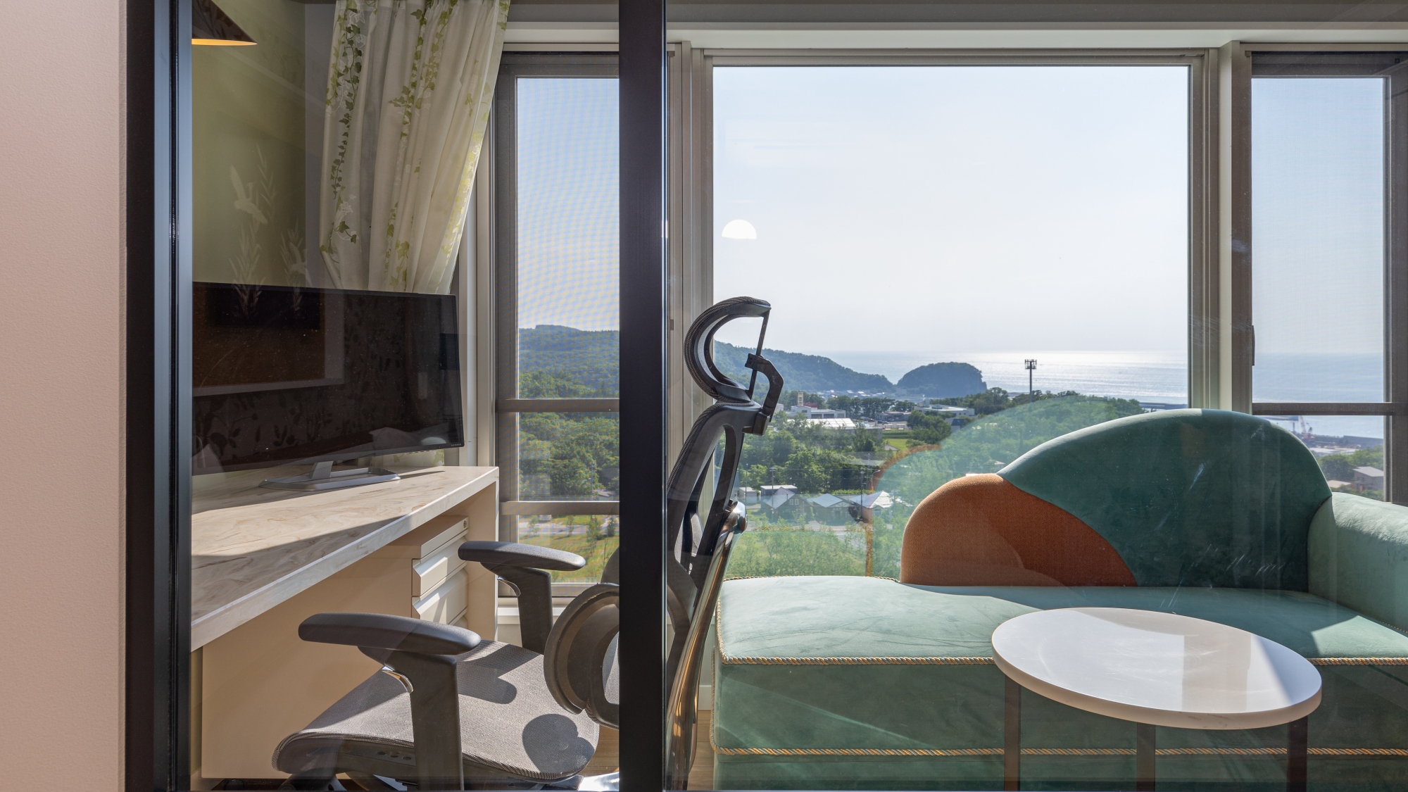 ＜東館＞洋室デラックスツイン67㎡／禁煙