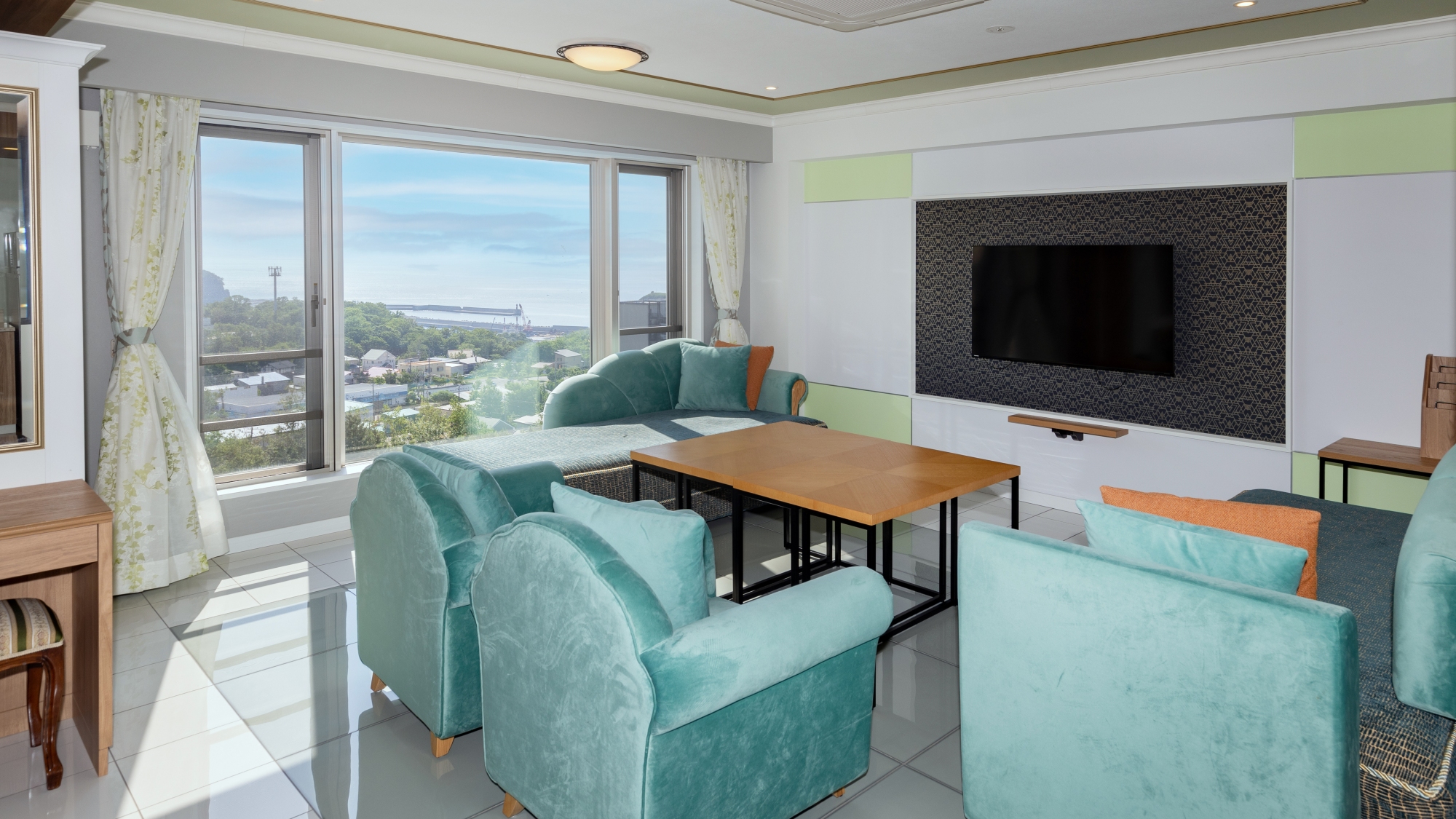 ＜東館＞洋室デラックスツイン67㎡／禁煙