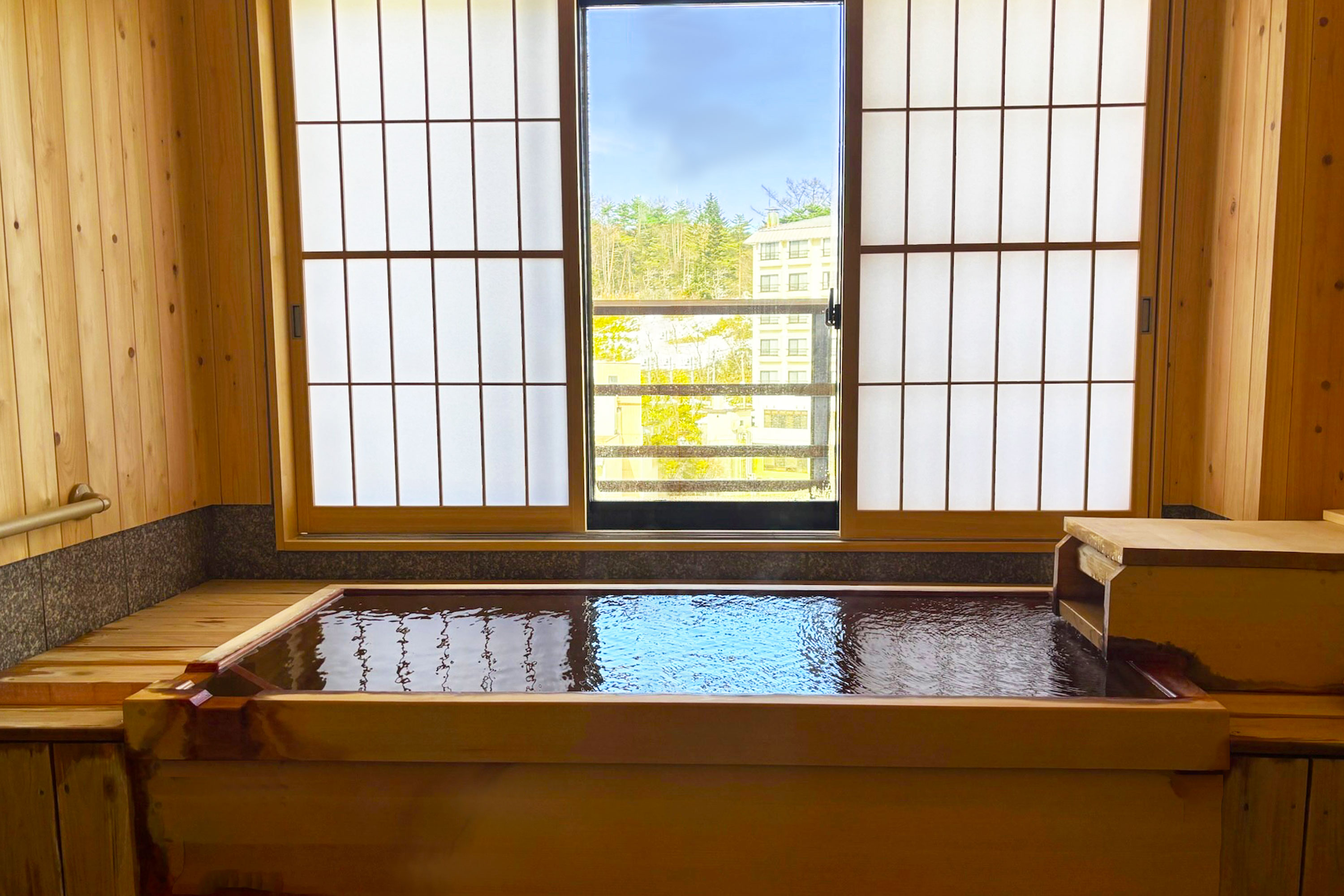 本館［温泉］内風呂付和洋室　温泉内風呂