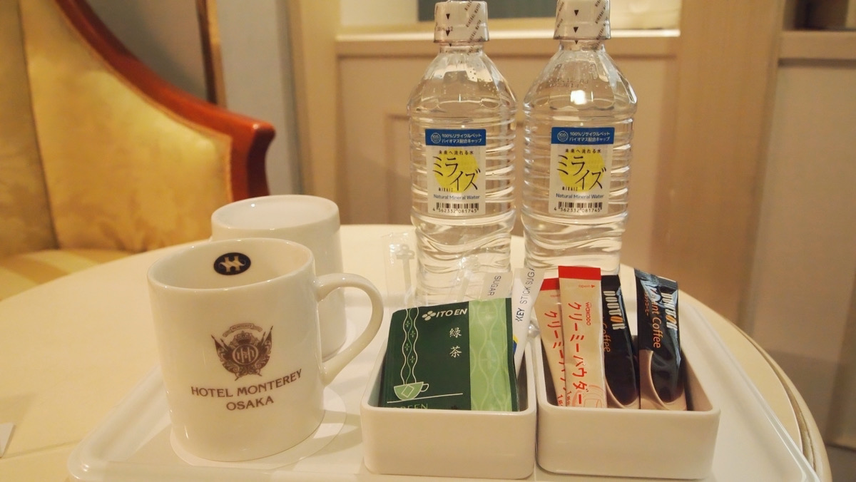 お水・コーヒー・緑茶をご用意しております