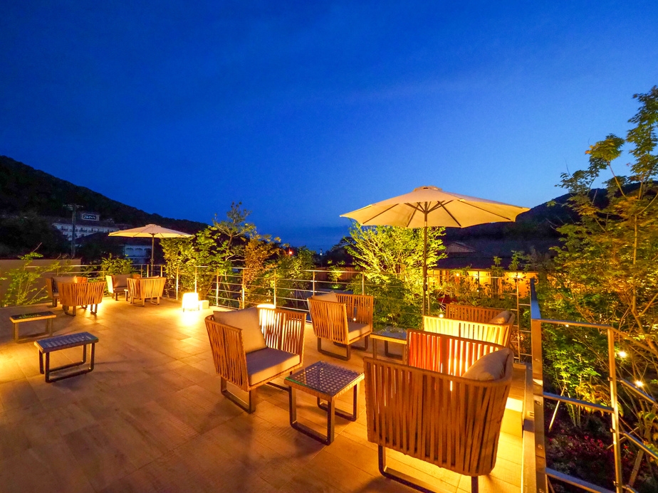 【ネット限定／眺望控えめ】温泉半露天＋テラス付客室で贅沢に〜創作コースと寛ぎのひととき〜＜夕朝付き＞