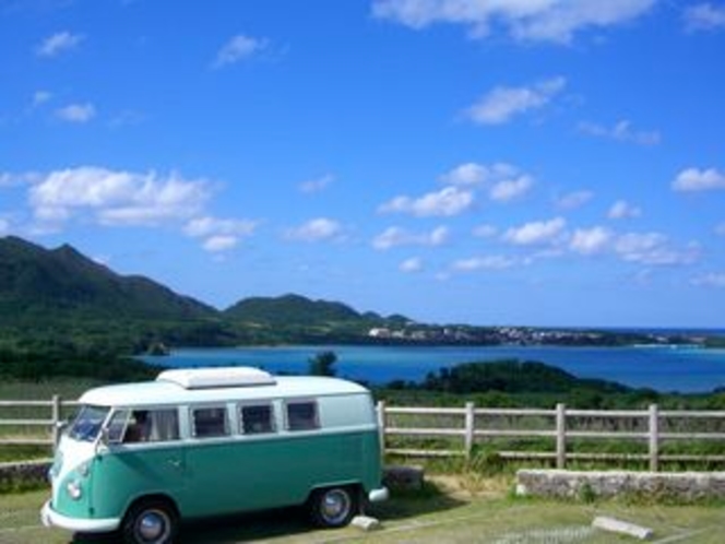 ワーゲンバスと川平湾