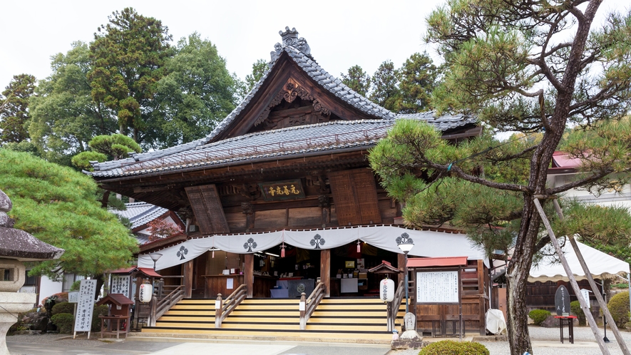 元善光寺　当館から車で約30分