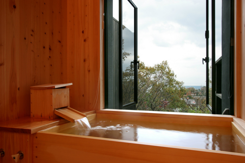 Guest room panoramic bath