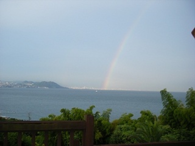 明石海峡に虹