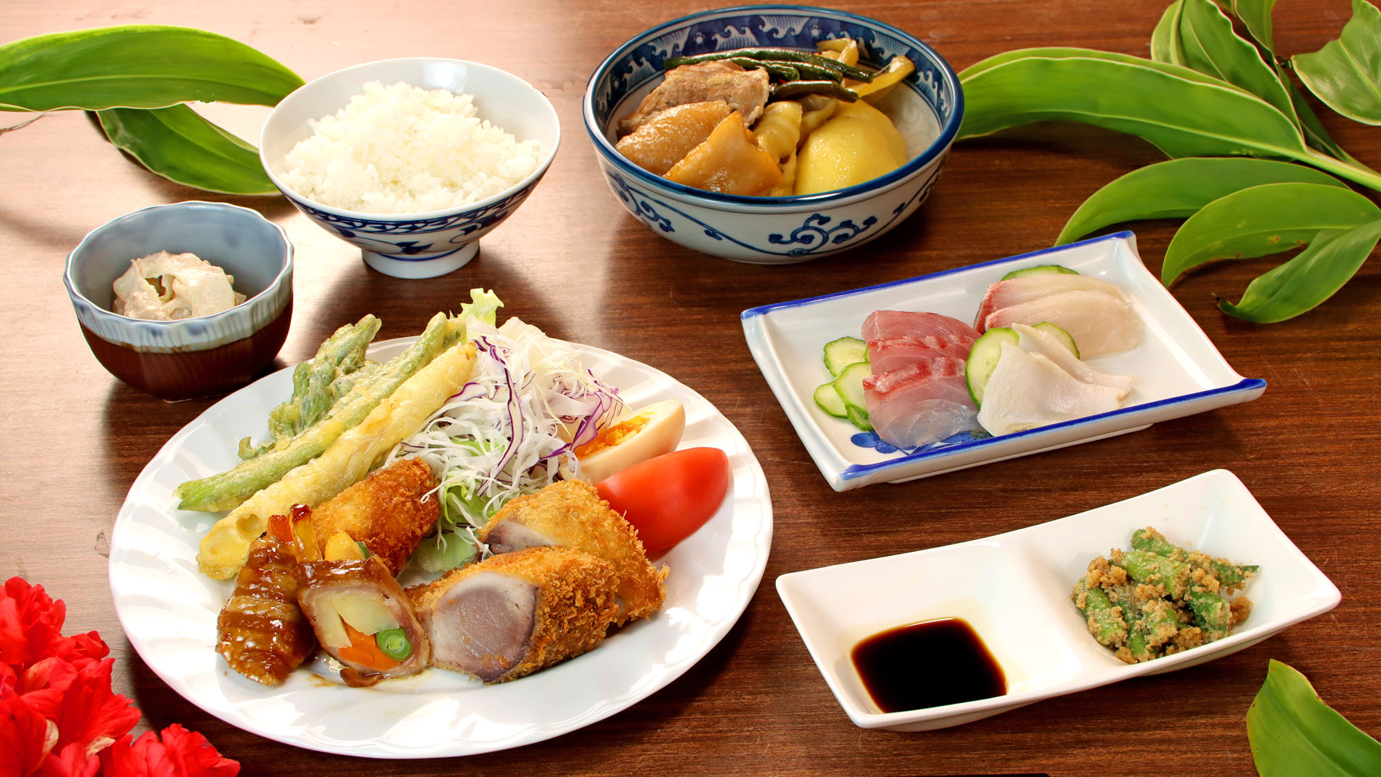 【夕食一例】島で獲れた食材を使った家庭料理です