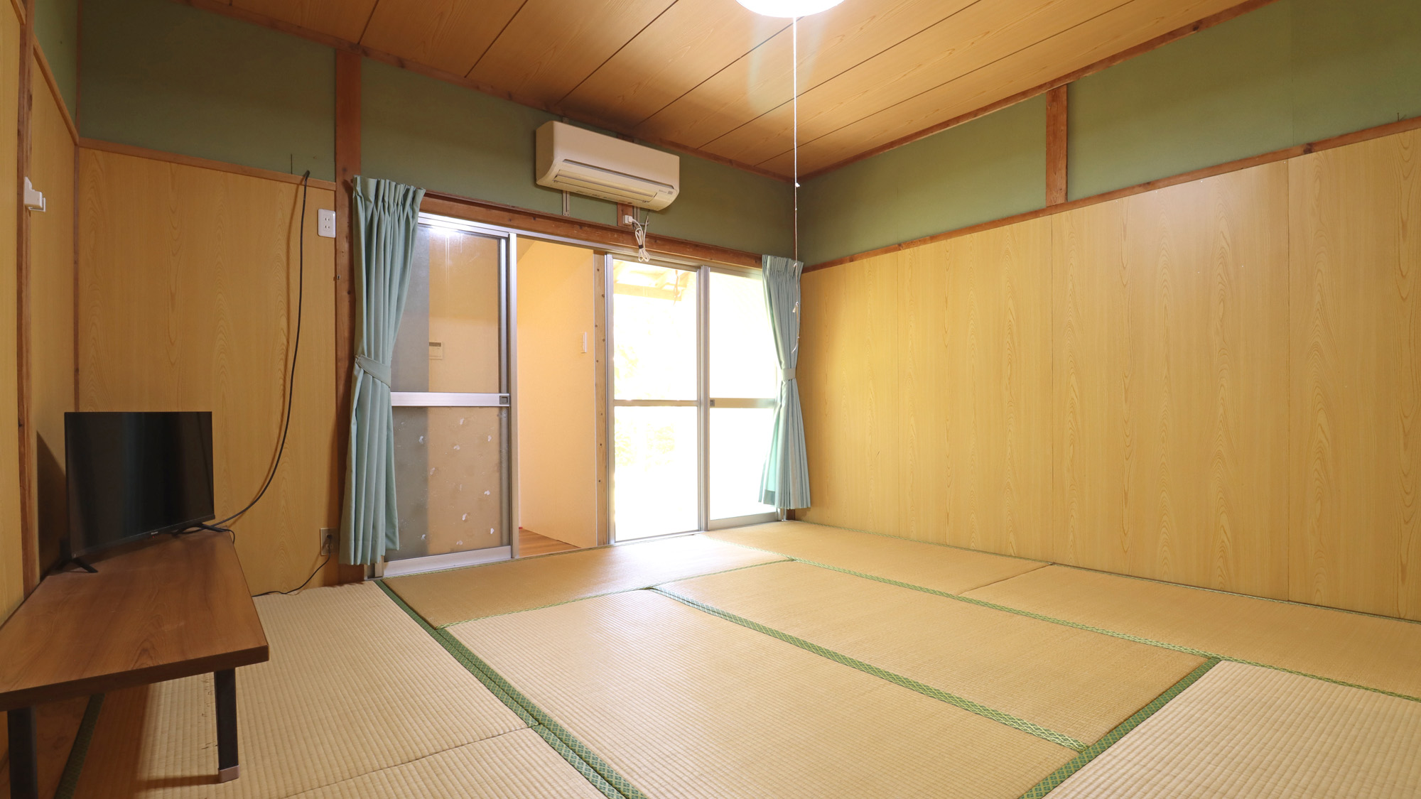 【和室8畳】観光やお仕事の後は和室でホッと一息