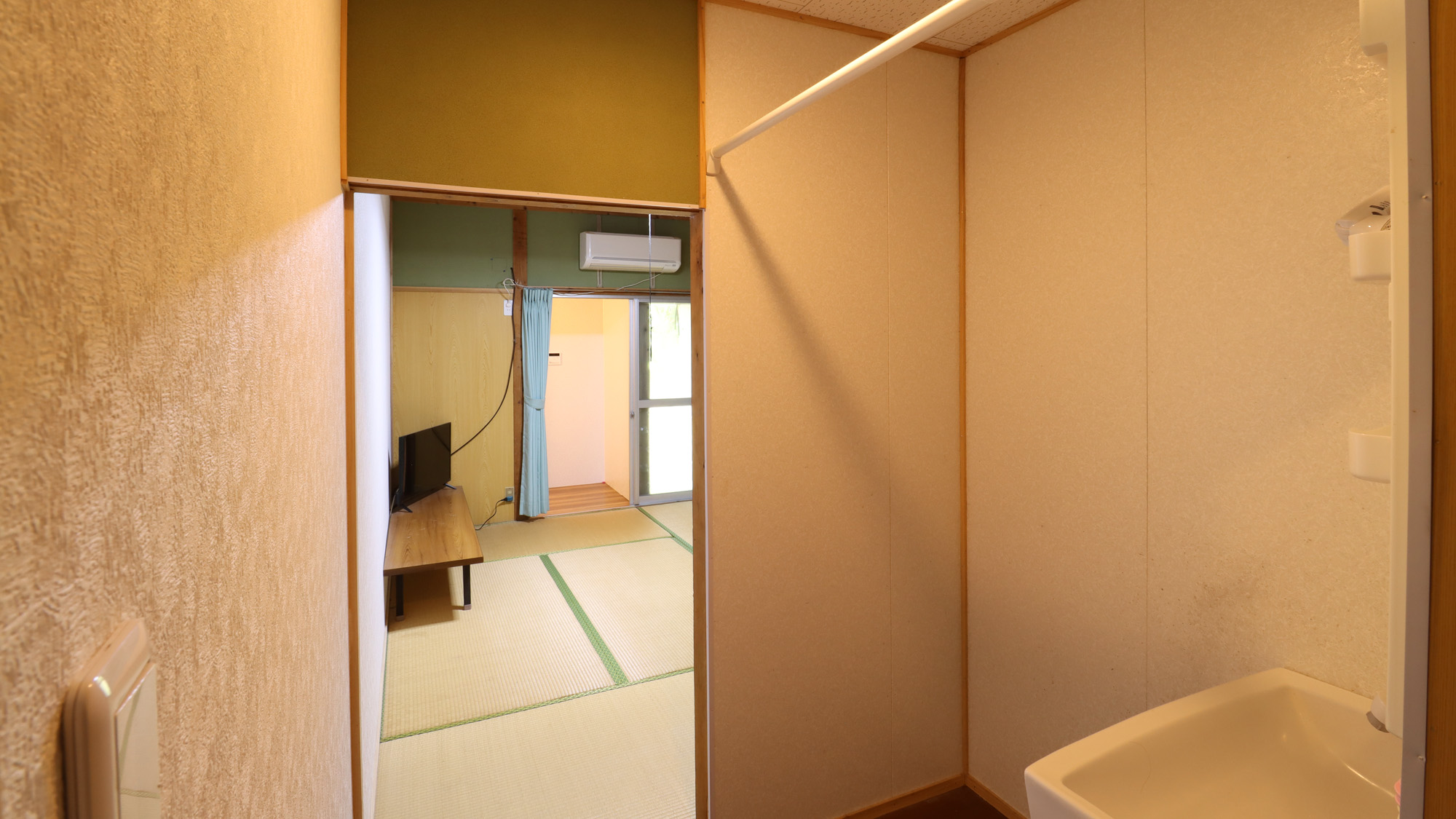 【和室6畳】広々とした洗面所です♪